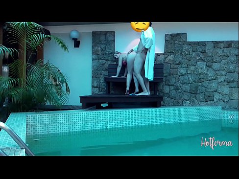 ❤️ باس نے نوکرانی کو تالاب میں مدعو کیا، لیکن وہ گرمی کا مقابلہ نہیں کر سکا ہم پر ur.gayasianporn.ru ❤